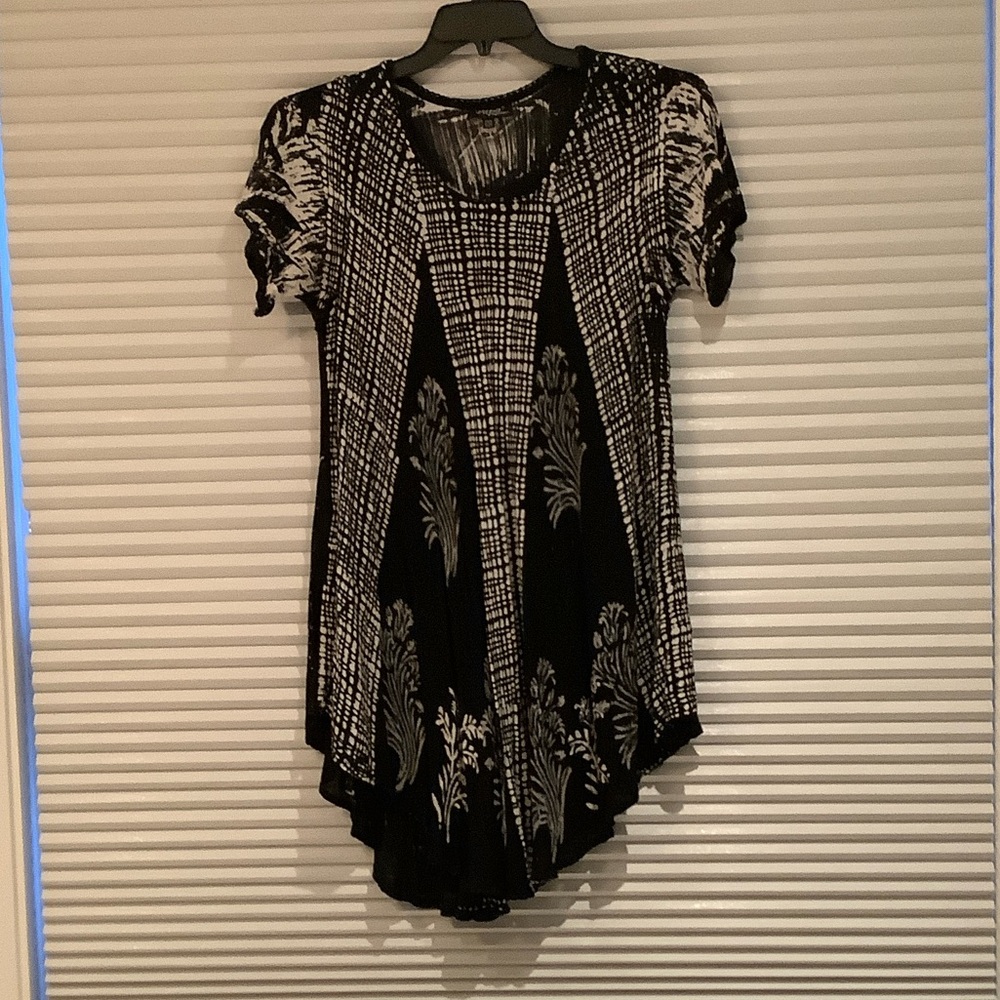 Black and White Patterned Women's Tunic